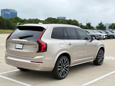 New 2026 Volvo XC90 B6 Plus w/ Protection Package Premier AWD/4WD image 4