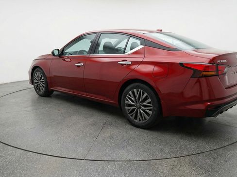 Used 2025 Nissan Altima 2.5 SV image 6