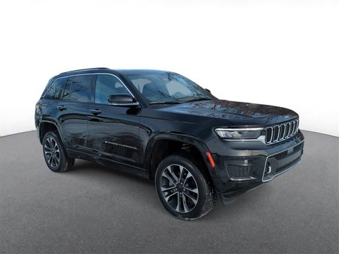 Used 2023 Jeep Grand Cherokee Overland image 2