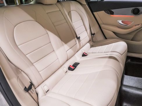 Used 2021 Mercedes-Benz GLC 300 image 13