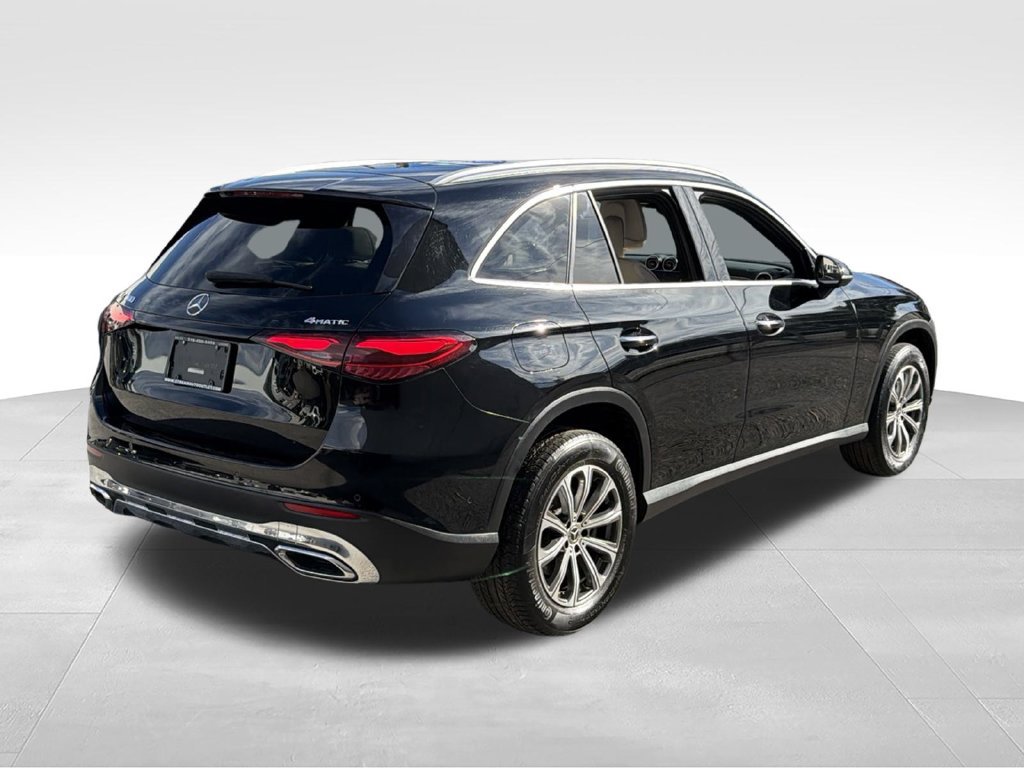 Used 2023 Mercedes-Benz GLC 300 4MATIC image 7