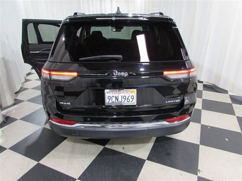 Used 2023 Jeep Grand Cherokee Limited AWD/4WD image 40