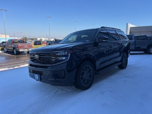 New 2026 Ford Expedition Platinum w/ Stealth Appearance Package image 3