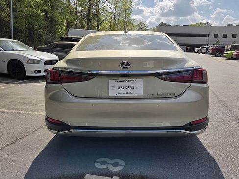 Used 2024 Lexus ES 250 w/ Premium Package image 7
