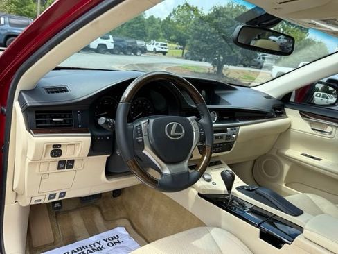 Used 2015 Lexus ES 350 w/ Luxury Package FWD image 16