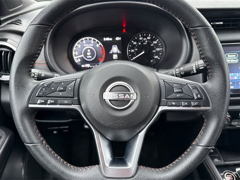 Used 2024 Nissan Kicks SR image 30