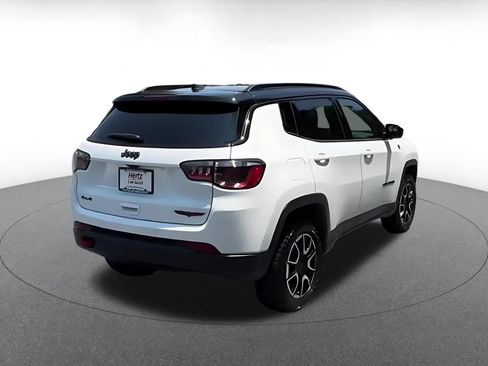 Used 2025 Jeep Compass Trailhawk AWD/4WD image 12