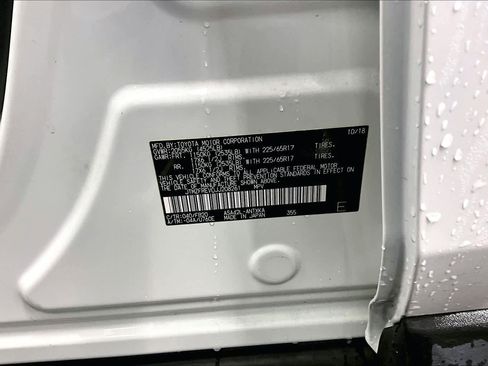 Used 2018 Toyota RAV4 LE w/ Carpet Mat Package image 35