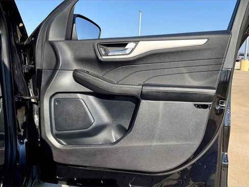 Used 2021 Ford Escape SE image 24