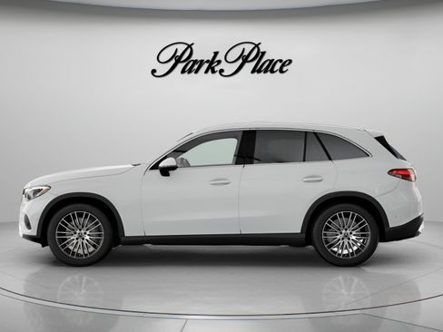 Used 2026 Mercedes-Benz GLC 300 image 8