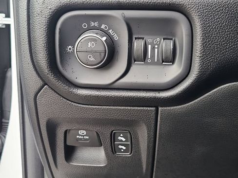 Used 2026 RAM 1500 Laramie AWD/4WD image 22