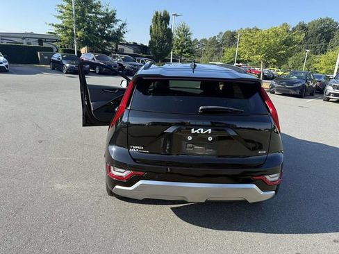 Certified 2023 Kia Niro SX Touring FWD image 7