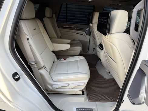 Used 2024 Cadillac Escalade Sport Platinum AWD/4WD image 23