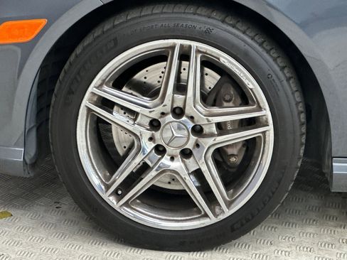 Used 2011 Mercedes-Benz E 550 Sedan w/ Premium 2 Pkg image 12