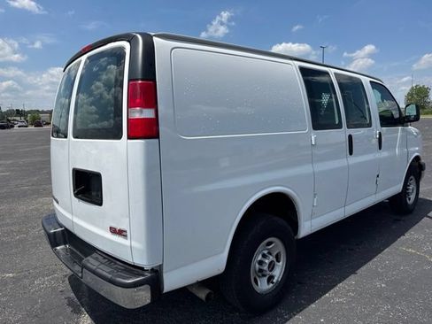 Used 2022 GMC Savana 2500 w/ Driver Convenience Package RWD image 2