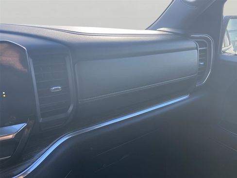 Used 2024 Chevrolet Silverado 1500 LT image 35