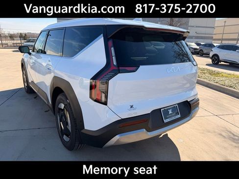 New 2026 Kia EV9 Wind AWD/4WD image 2