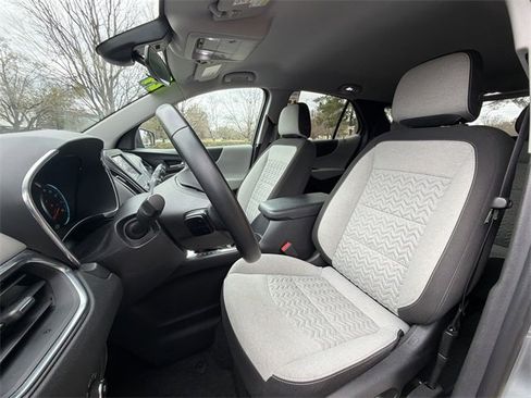 Used 2024 Chevrolet Equinox LT image 11