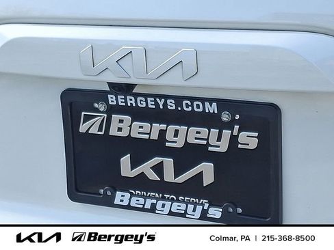 Used 2024 Kia Niro EX image 33