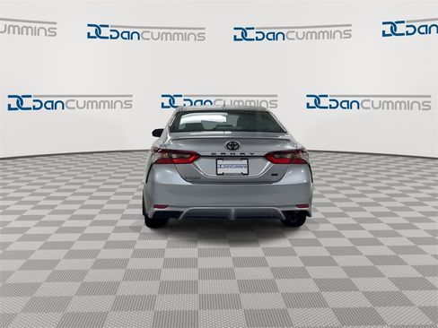 Used 2023 Toyota Camry SE image 7