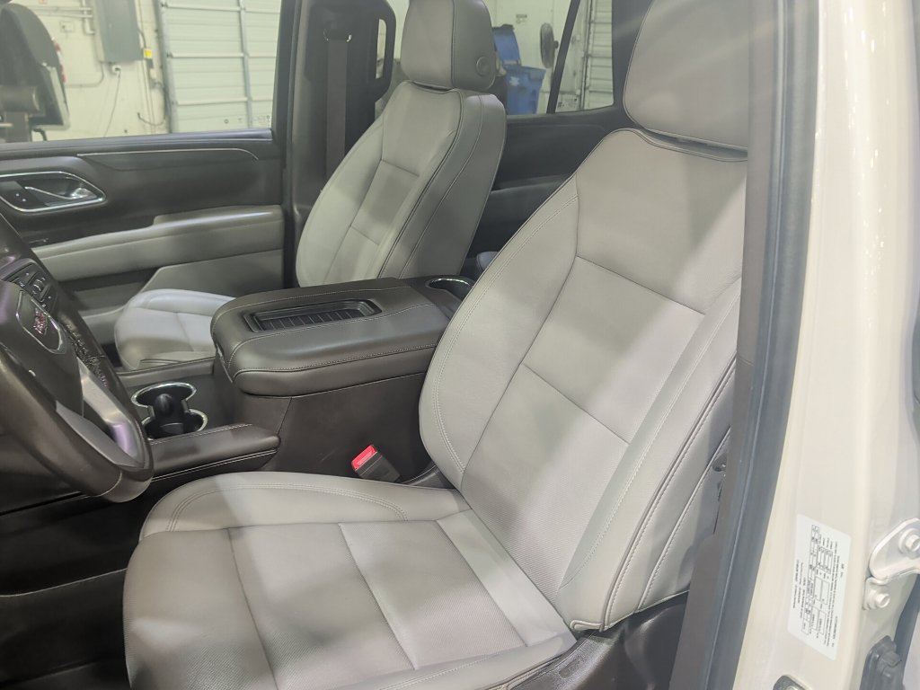 Used 2022 GMC Yukon SLT w/ SLT Luxury Package AWD/4WD image 10