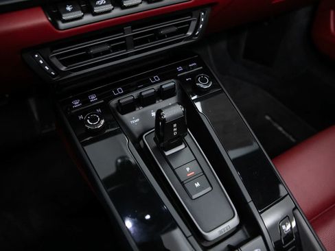 Certified 2022 Porsche 911 Targa 4 GTS AWD/4WD image 28