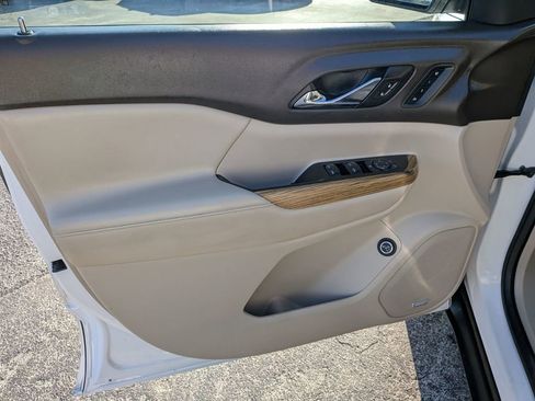 Used 2017 GMC Acadia Denali w/ Technology Package image 10