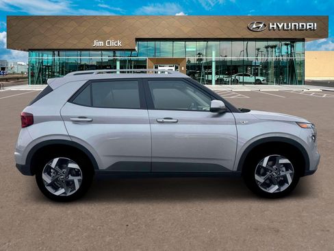 New 2026 Hyundai Venue SEL FWD image 9