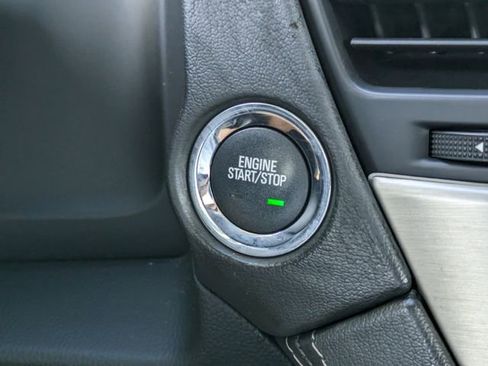 Used 2019 GMC Yukon Denali w/ Denali Ultimate Package image 32