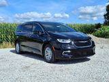 New 2025 Chrysler Pacifica Select image 2