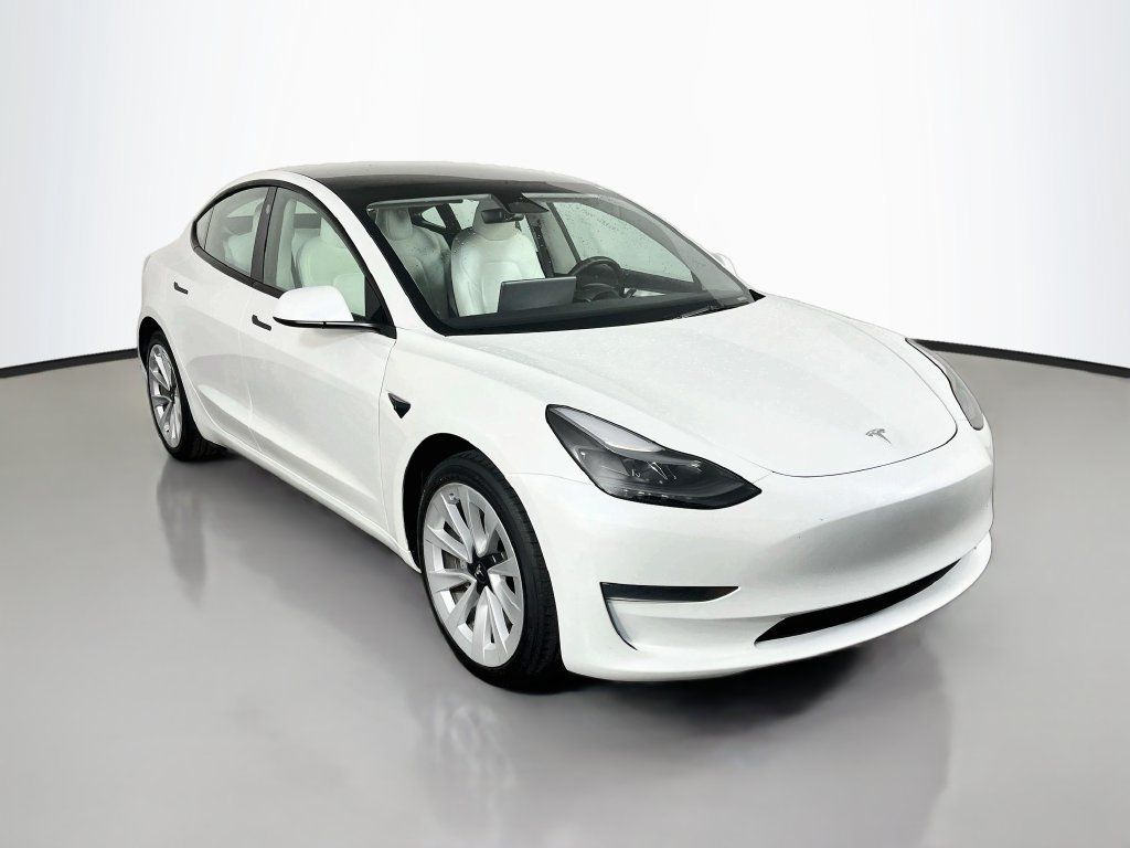Used 2023 Tesla Model 3 Standard Range RWD image 4