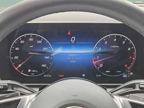 Used 2025 Mercedes-Benz GLC 300 4MATIC image 13