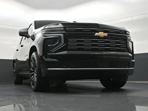 Used 2026 Chevrolet Suburban High Country AWD/4WD image 31