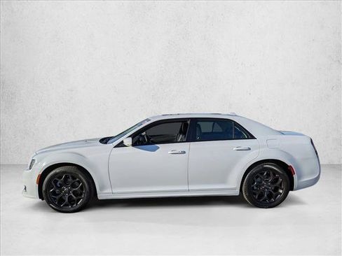 Used 2022 Chrysler 300 Touring L w/ Popular Equipment Group image 8