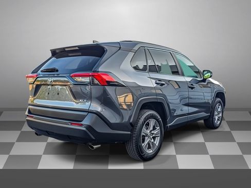 Used 2022 Toyota RAV4 XLE AWD/4WD image 6