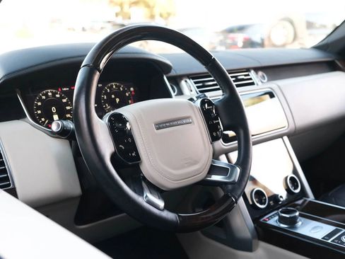 Used 2020 Land Rover Range Rover HSE image 24