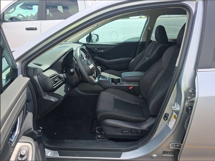 Used 2025 Subaru Outback Premium AWD/4WD image 8