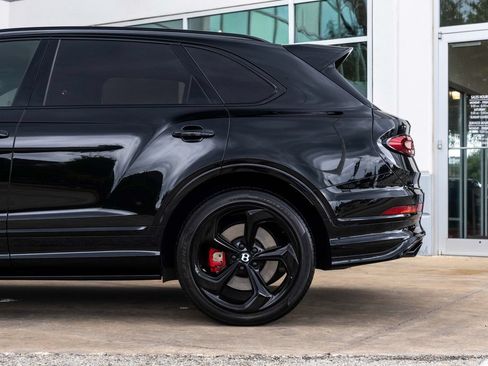 Certified 2024 Bentley Bentayga AWD/4WD image 16