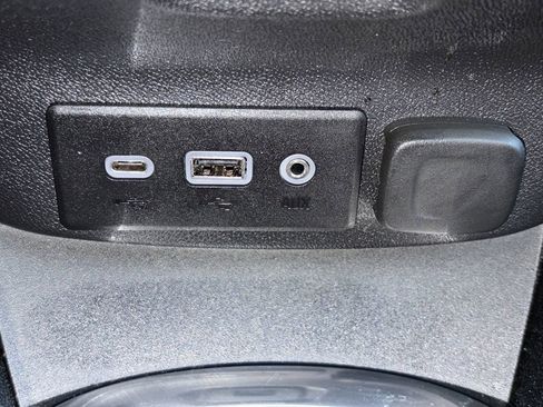 Used 2025 Chevrolet Malibu LT FWD image 11
