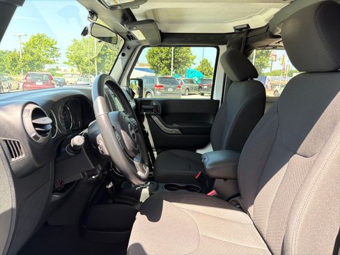Used 2014 Jeep Wrangler Sport AWD/4WD image 11
