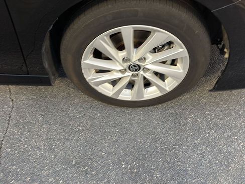 Certified 2022 Toyota Camry LE FWD image 38