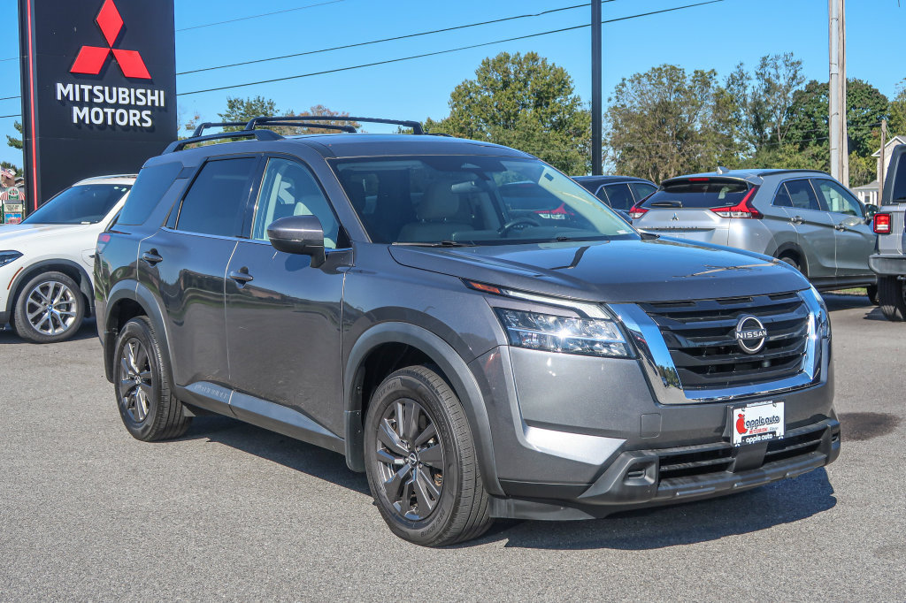 Used 2022 Nissan Pathfinder SV AWD/4WD image 7