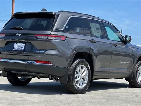 Used 2025 Jeep Grand Cherokee Laredo X w/ Luxury Tech Group I AWD/4WD image 3