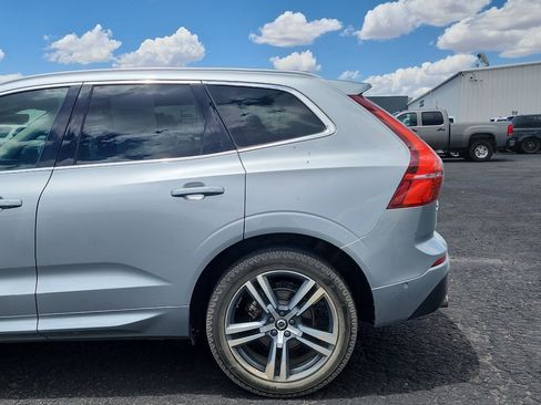 Used 2018 Volvo XC60 T5 Momentum w/ Convenience Package AWD/4WD image 9
