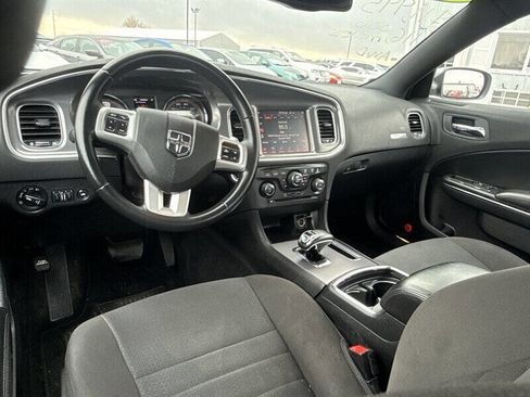 Used 2014 Dodge Charger SXT image 23