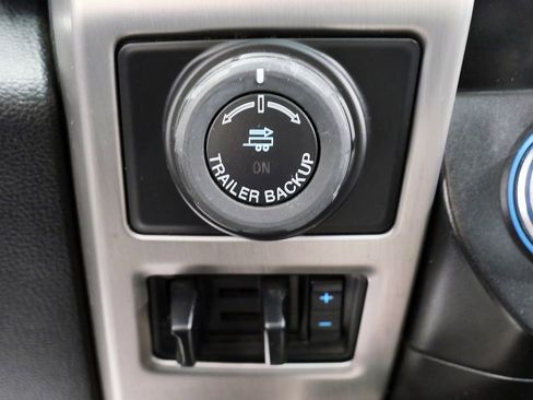 Used 2016 Ford F150 Platinum w/ Equipment Group 701A Luxury AWD/4WD image 30