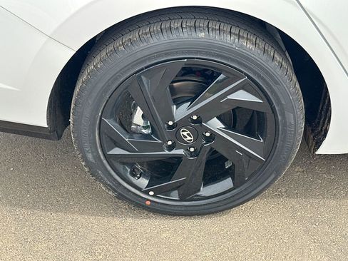 New 2026 Hyundai Elantra SEL Sport Premium FWD image 18