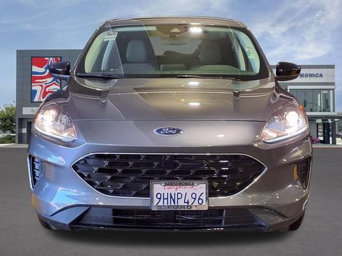 Used 2022 Ford Escape SE w/ SE Sport Appearance Package FWD image 2