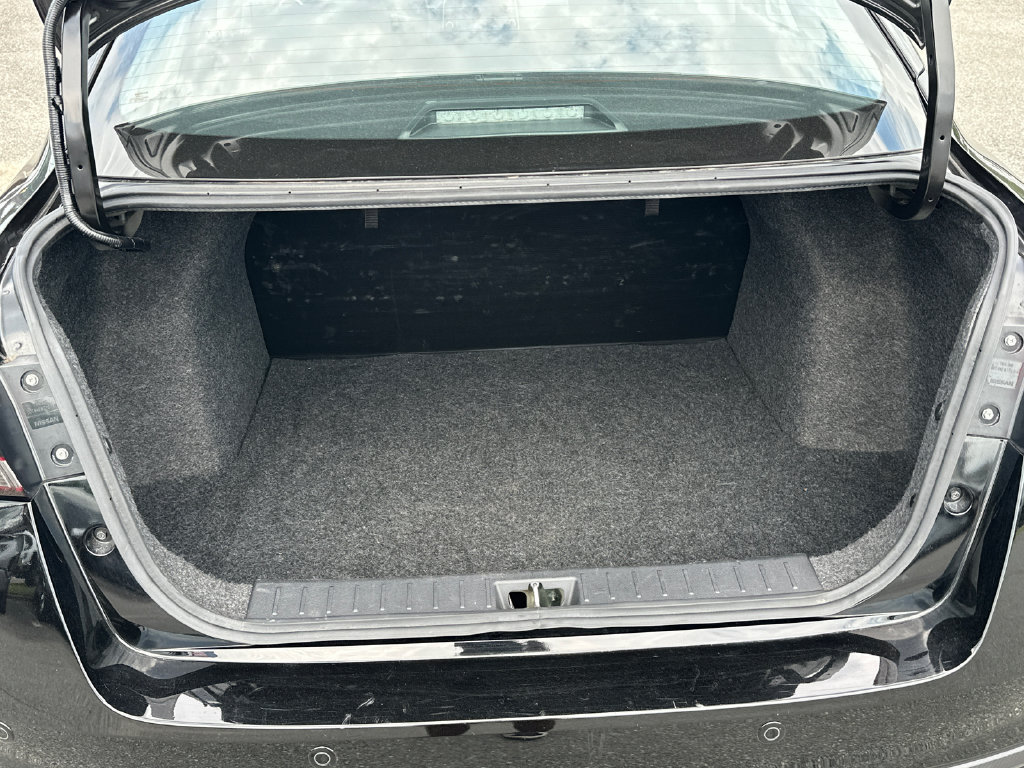 Used 2025 Nissan Versa S w/ Trunk Package FWD image 18