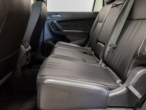 Used 2023 Volkswagen Tiguan SE w/ Panoramic Sunroof Package FWD image 26